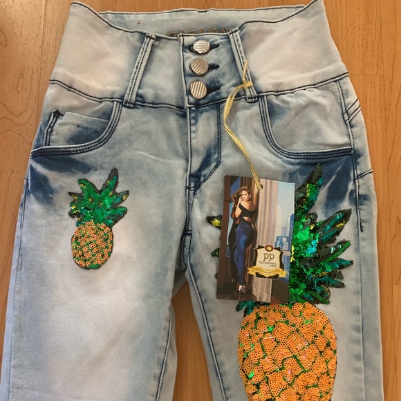 Jeans - Picture 3 of 4